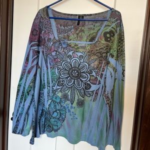 Blue, Long sleeve print tee made of waffle weave knit EUC, 1X